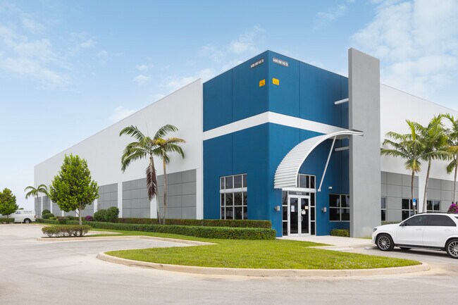 Plus de détails pour 5499 NW 145th St, Opa-locka, FL - Industriel à louer