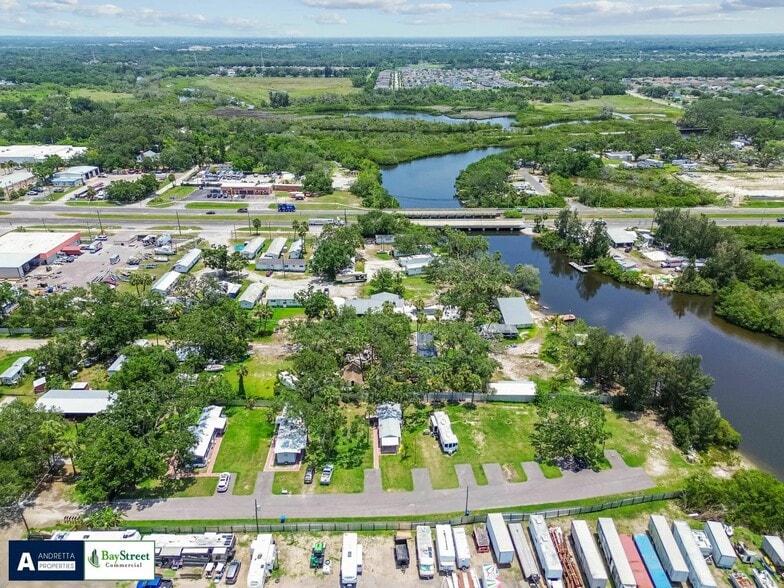 11224 Restwood Dr, Gibsonton, FL à vendre - Aérien - Image 2 de 22