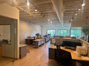 359 E Historic Columbia River Hwy, Troutdale, OR for lease Interior Photo- Image 2 of 3