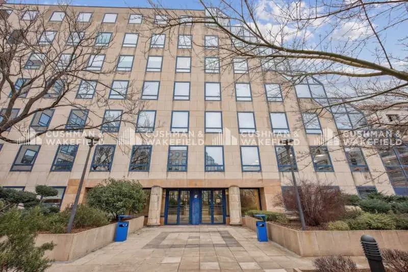 2 Rue De La Renaissance, Antony for lease - Building Photo - Image 1 of 2