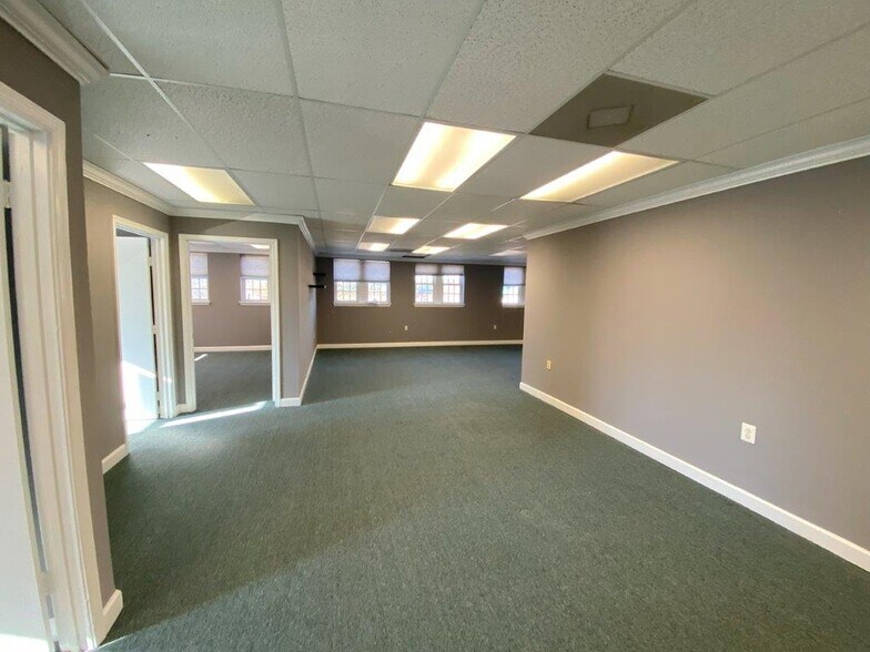 9411-9417 West St, Manassas, VA à louer - Photo du bâtiment - Image 2 de 5