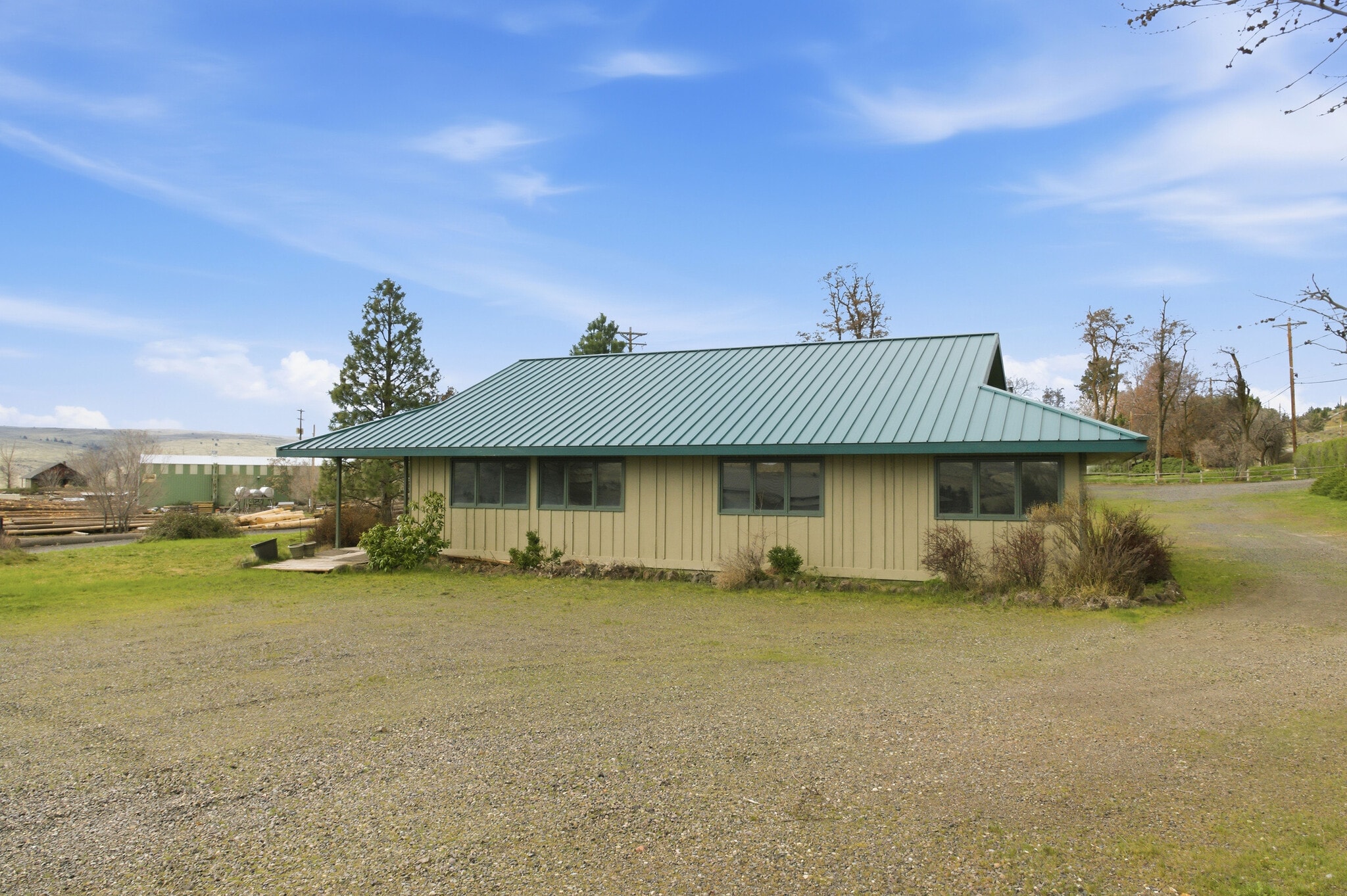 615 Timber Ln, Maupin, OR for sale Primary Photo- Image 1 of 26