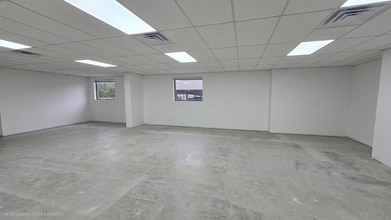 1250 E Hallandale Beach Blvd, Hallandale Beach, FL for lease Interior Photo- Image 1 of 4