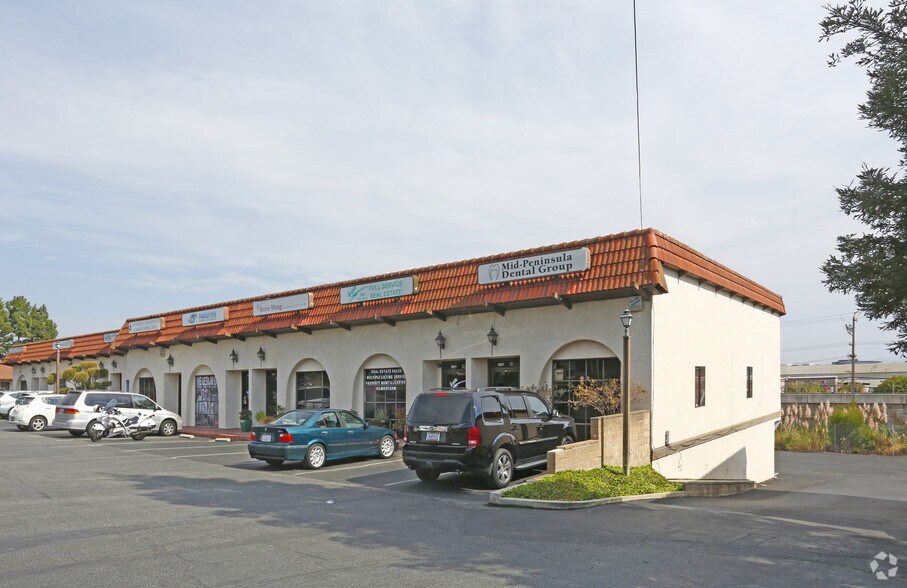 1601 El Camino Real, Belmont, CA à louer - Photo du bâtiment - Image 2 de 18