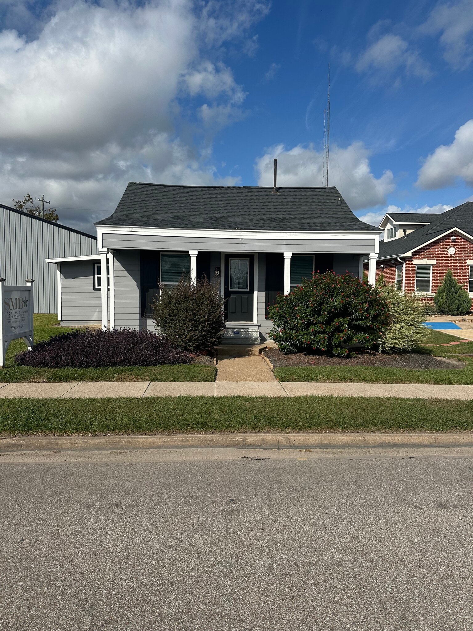 117 E Myrtle St, Angleton, TX for lease Building Photo- Image 1 of 4