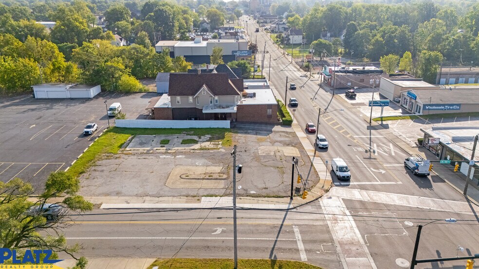 715 E Market St, Warren, OH à vendre - Photo du bâtiment - Image 3 de 10