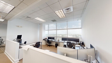 175 SW 7th St, Miami, FL for lease Interior Photo- Image 1 of 30