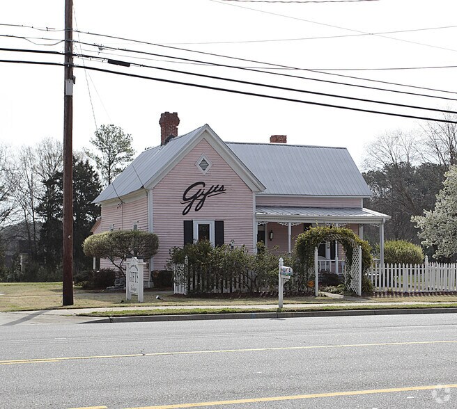405 N Jeff Davis Dr, Fayetteville, GA à vendre - Photo du bâtiment - Image 2 de 9