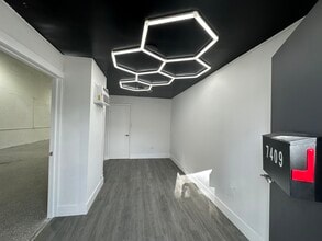 7403 NW 7th St, Miami, FL for lease Interior Photo- Image 2 of 5