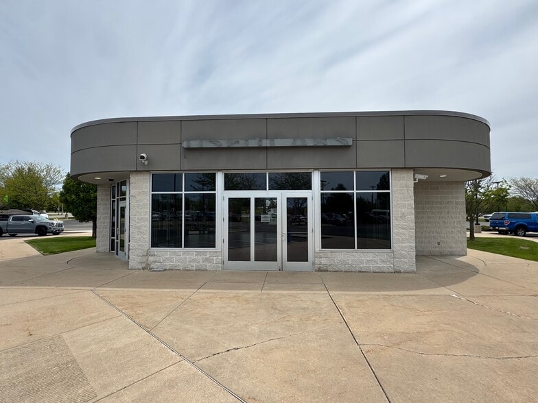 2300 Browns Lake Dr, Burlington, WI à louer - Photo du bâtiment - Image 3 de 5