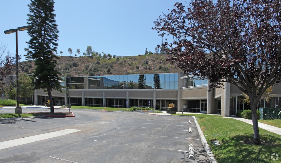 3880 Murphy Canyon Rd, San Diego, CA à louer - Photo du bâtiment - Image 3 de 6