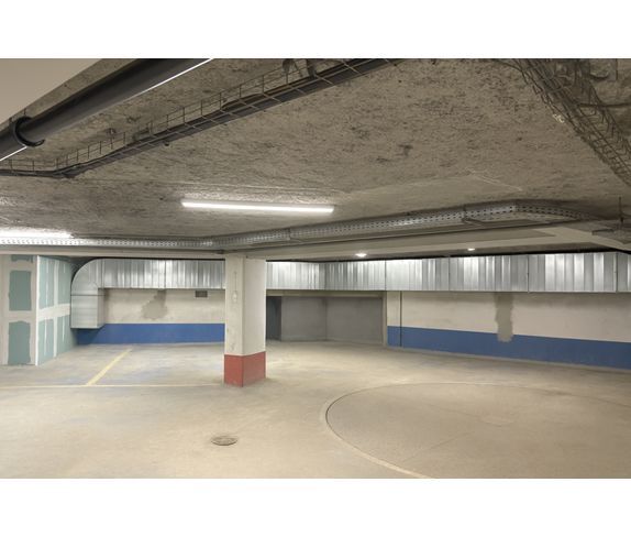 Industrial in Paris for lease - Building Photo - Image 3 of 6