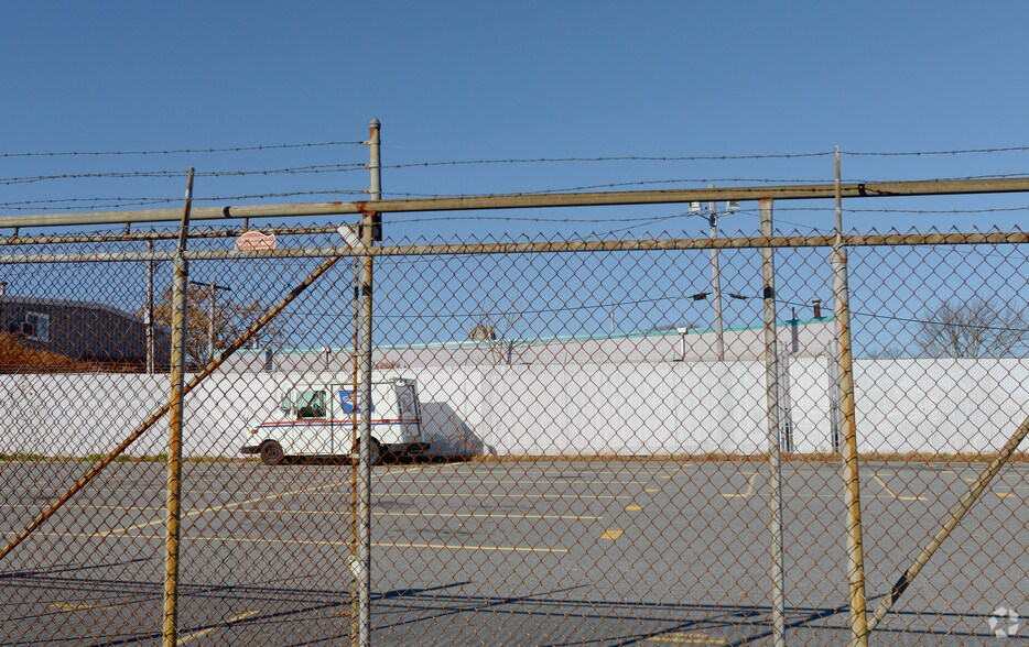 223 Kempton St, New Bedford, MA for sale - Building Photo - Image 1 of 2