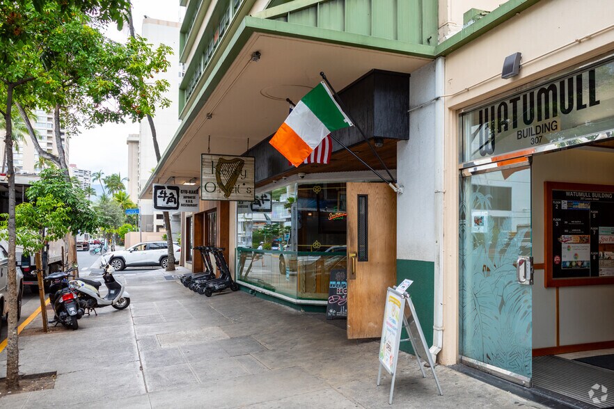 307 Lewers St, Honolulu, HI à louer - Photo du bâtiment - Image 2 de 5