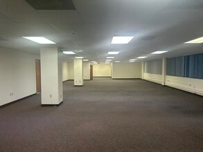 300 Lock Rd, Deerfield Beach, FL for lease Interior Photo- Image 1 of 4