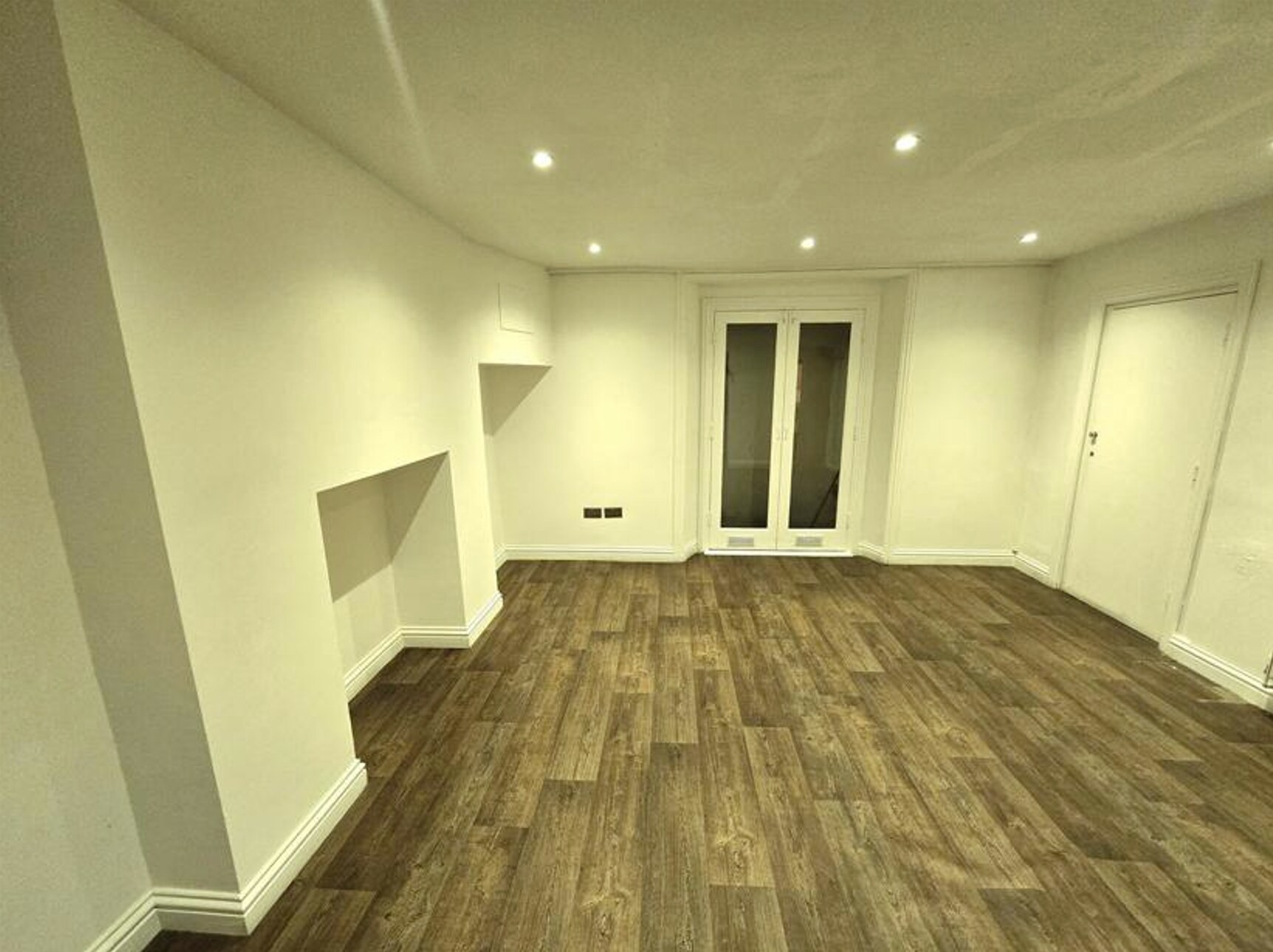 26 Harmer St, Gravesend for lease Interior Photo- Image 1 of 4