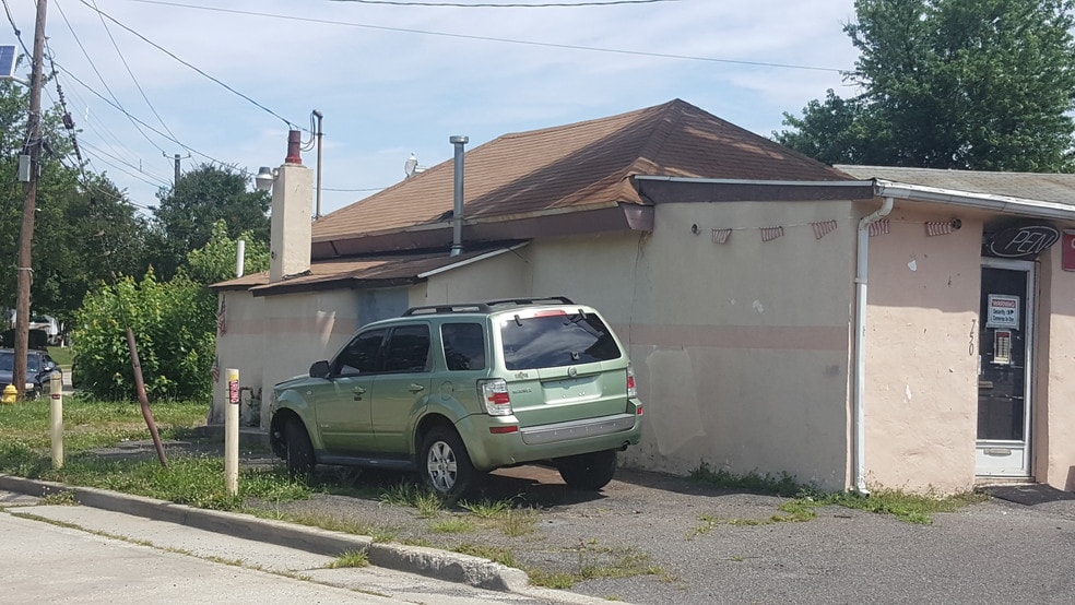 750 Crescent Blvd, Woodlynne, NJ à louer - Photo du bâtiment - Image 2 de 4