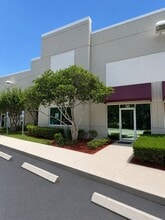 575 NW Mercantile Pl, Port Saint Lucie, FL for lease Other- Image 1 of 9