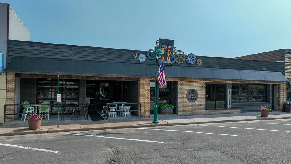 234 Walnut St, Spooner, WI à vendre - Photo du bâtiment - Image 2 de 17