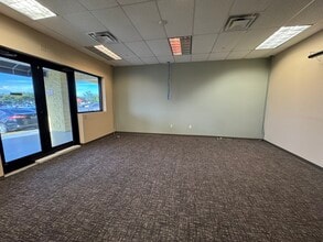 9299 College Pky, Fort Myers, FL for lease Interior Photo- Image 2 of 7