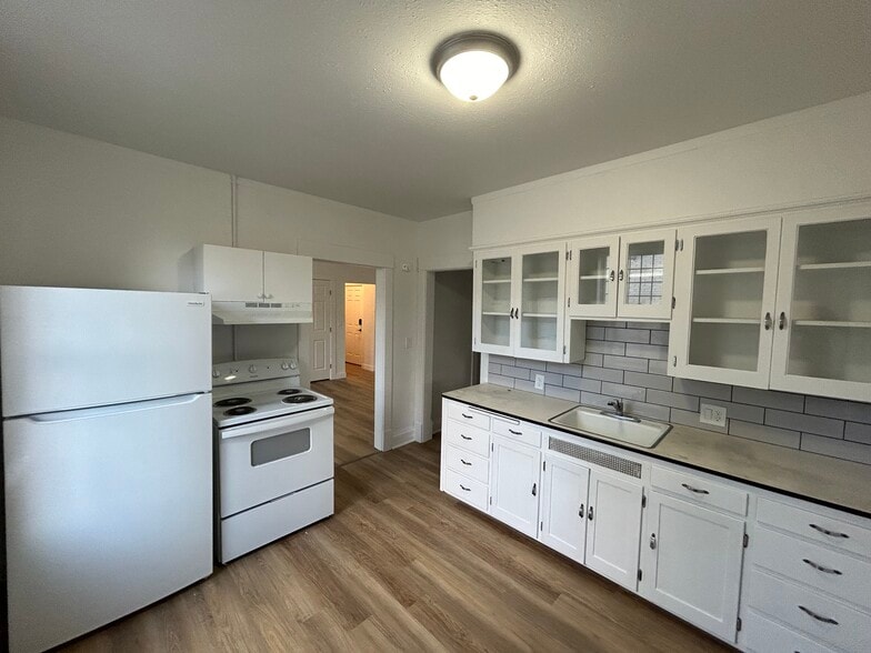 1428 W 10th Ave, Spokane, WA for sale - Interior Photo - Image 3 of 11