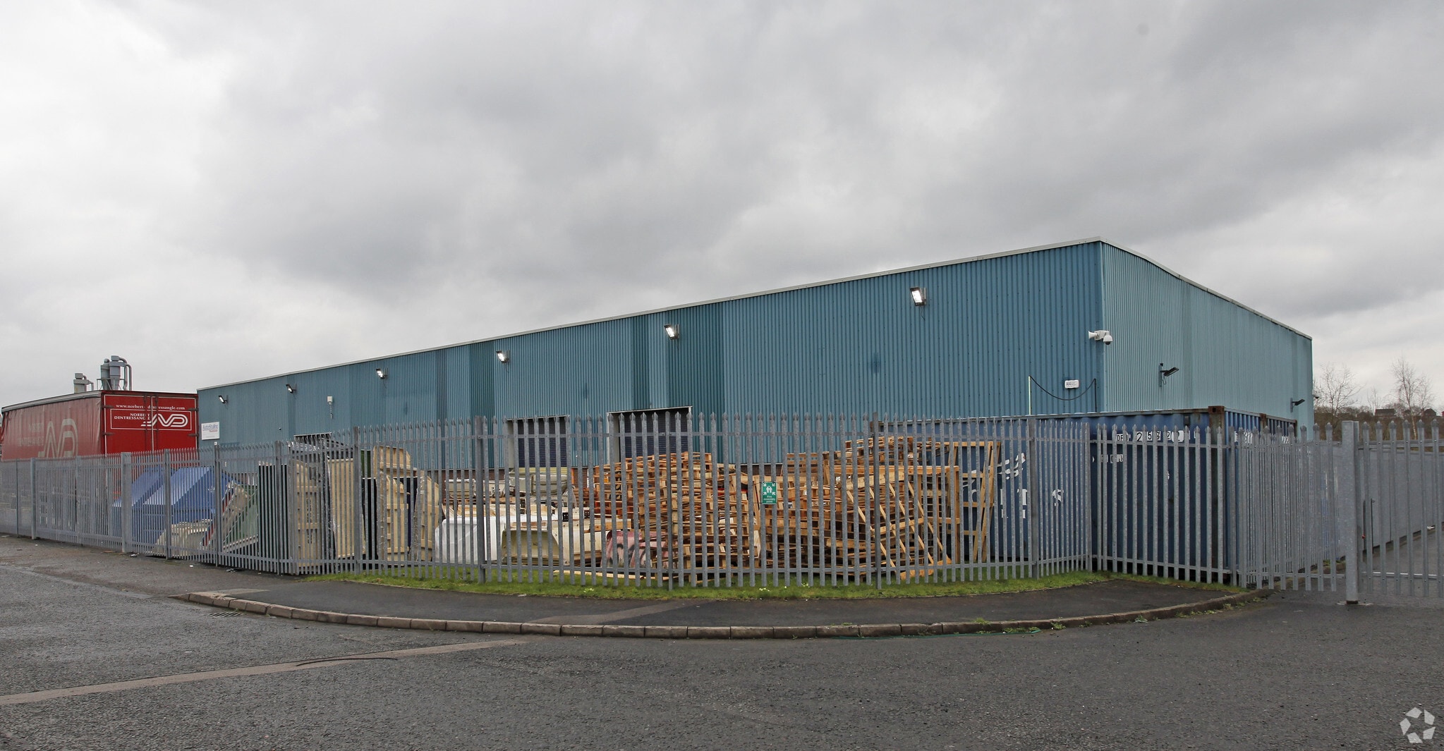 1 Navigation Dr, Brierley Hill for lease Primary Photo- Image 1 of 2