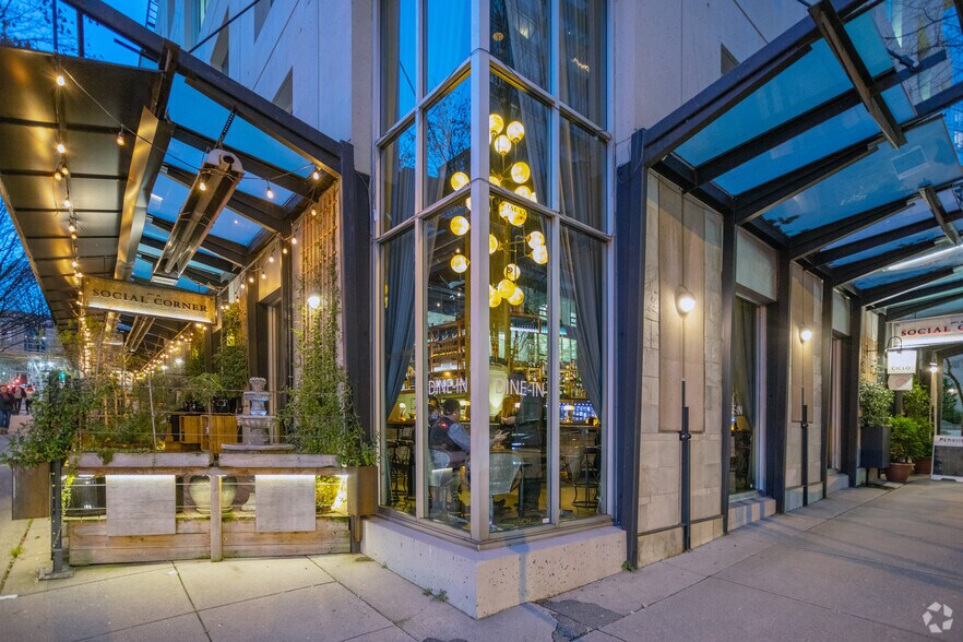 855 Homer St, Vancouver, BC à louer - Photo du bâtiment - Image 2 de 8