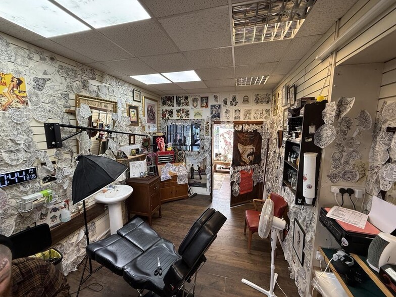 9 Greendykes Rd, Broxburn for sale - Building Photo - Image 3 of 4