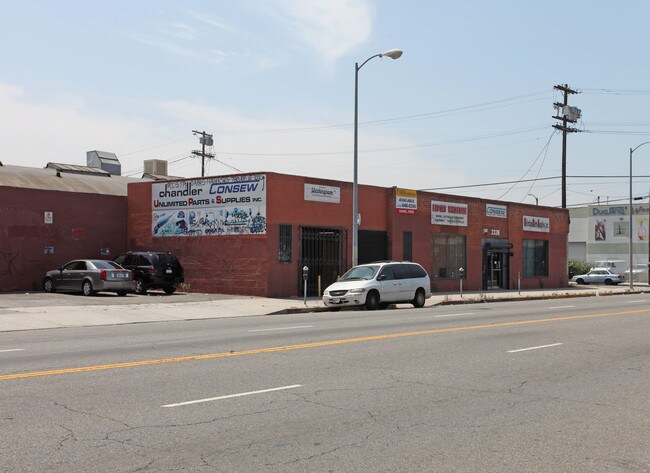 More details for 2320 S Hill St, Los Angeles, CA - Industrial for Sale