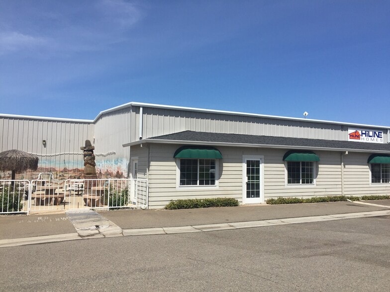 8938 Airport Rd, Redding, CA for lease - Primary Photo - Image 1 of 5
