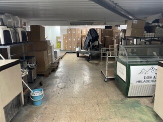 Plus de détails pour Multi-résidentiel à vendre