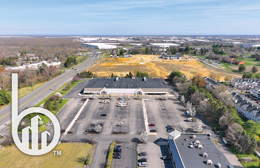 24 Summerfield Blvd, Dayton, NJ for lease - Building Photo - Image 2 of 18