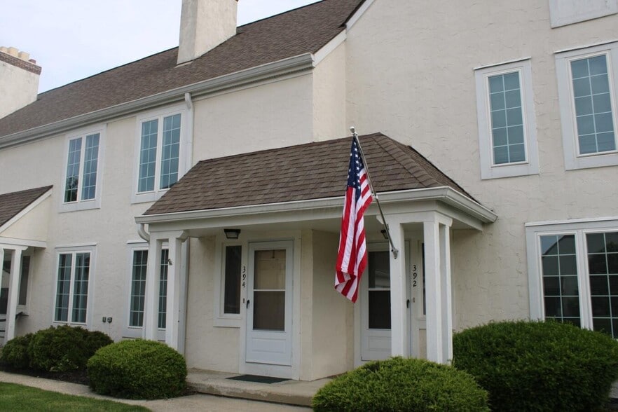 390 Edinburgh Rd, Dublin, OH à vendre - Photo du bâtiment - Image 3 de 36