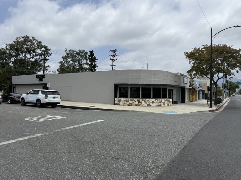 4017-4029 W Burbank Blvd, Burbank, CA for lease - Building Photo - Image 2 of 7
