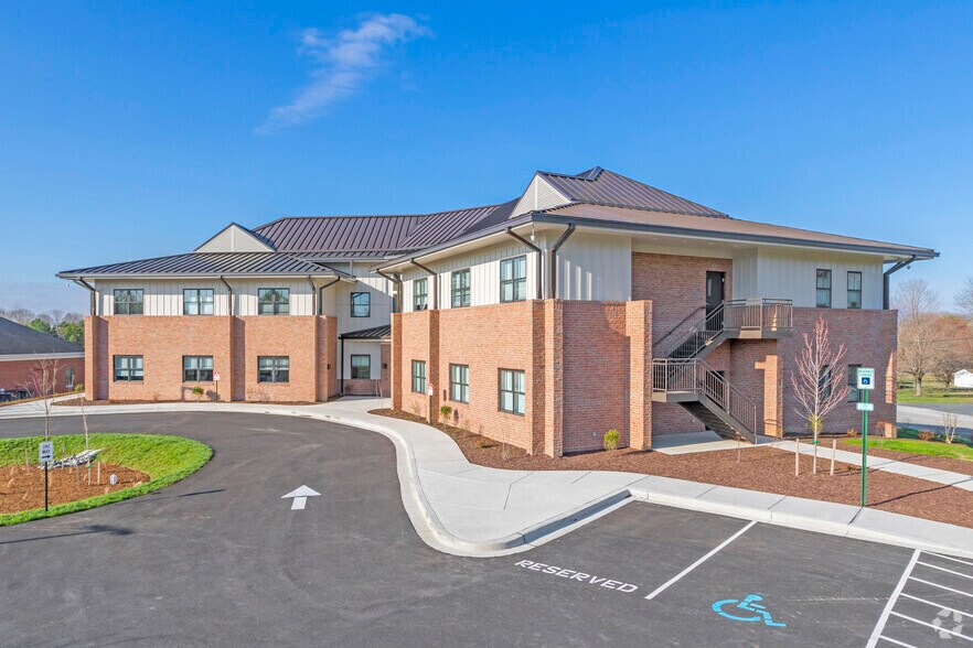 3240 Ferry Landing Rd, Dunkirk, MD à louer - Photo du bâtiment - Image 1 de 22