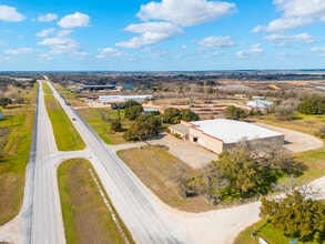 5230 W State Highway 71, La Grange, TX à vendre Photo intérieure- Image 2 de 19