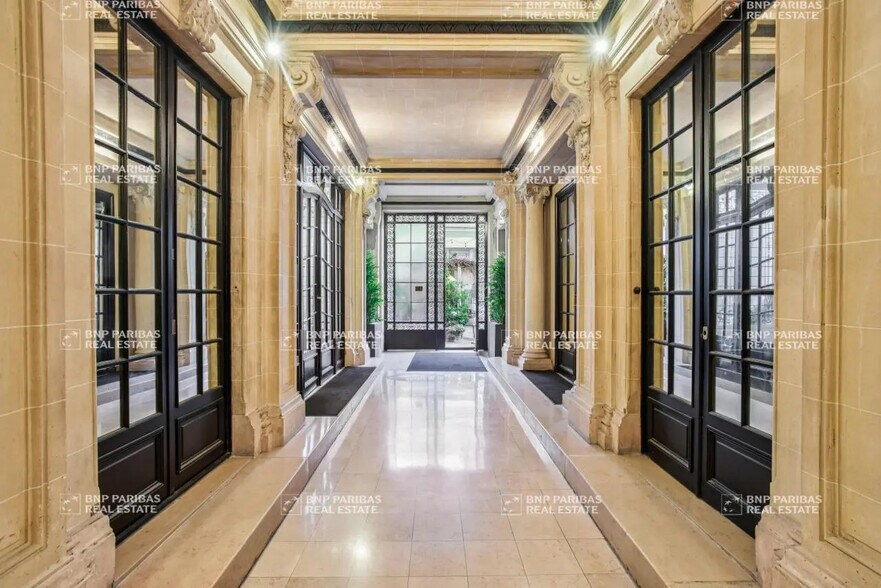112-114 Rue La Boétie, Paris à louer - Hall d’entrée - Image 2 de 15