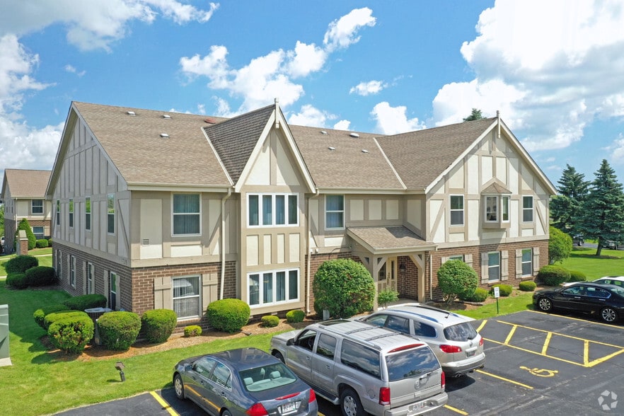 Mequon Office Park Redevelopment portfolio of 5 properties for sale on LoopNet.ca - Building Photo - Image 2 of 8