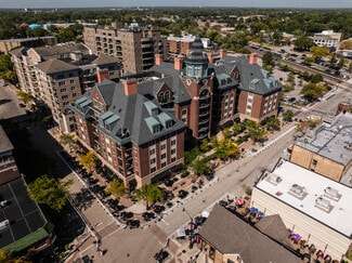 Plus de détails pour 44 N Vail Ave, Arlington Heights, IL - Commerce de détail à louer