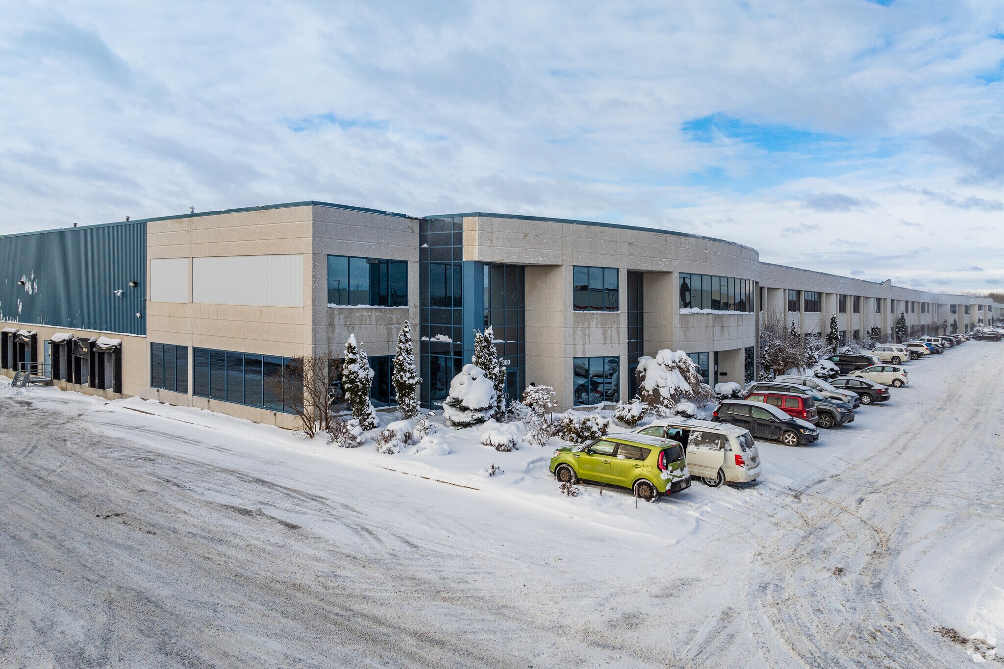 9000-9280 Boul du Golf, Montréal, QC for lease Primary Photo- Image 1 of 6
