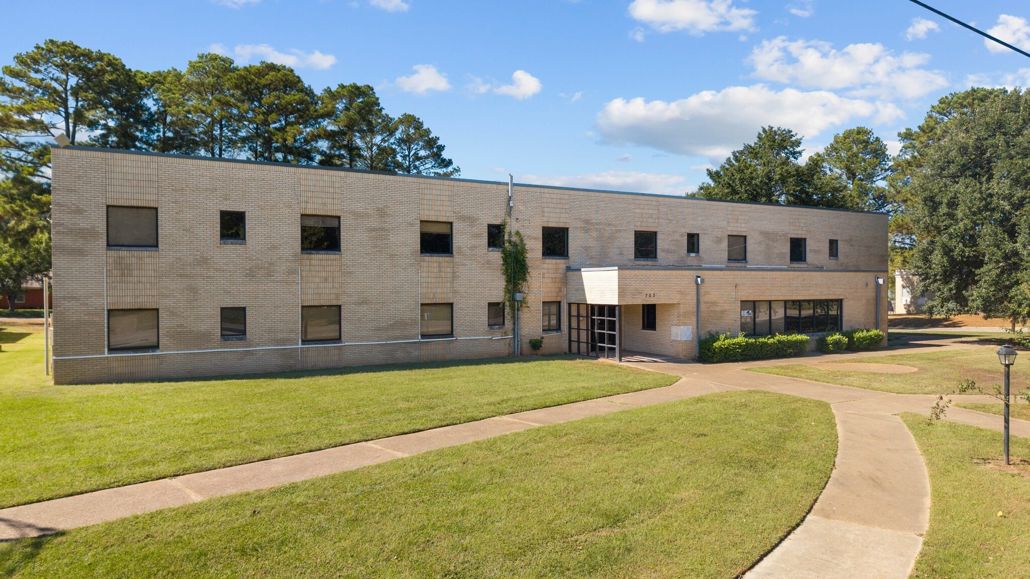 703 College Ave, Jacksonville, TX à vendre Photo principale- Image 1 de 2