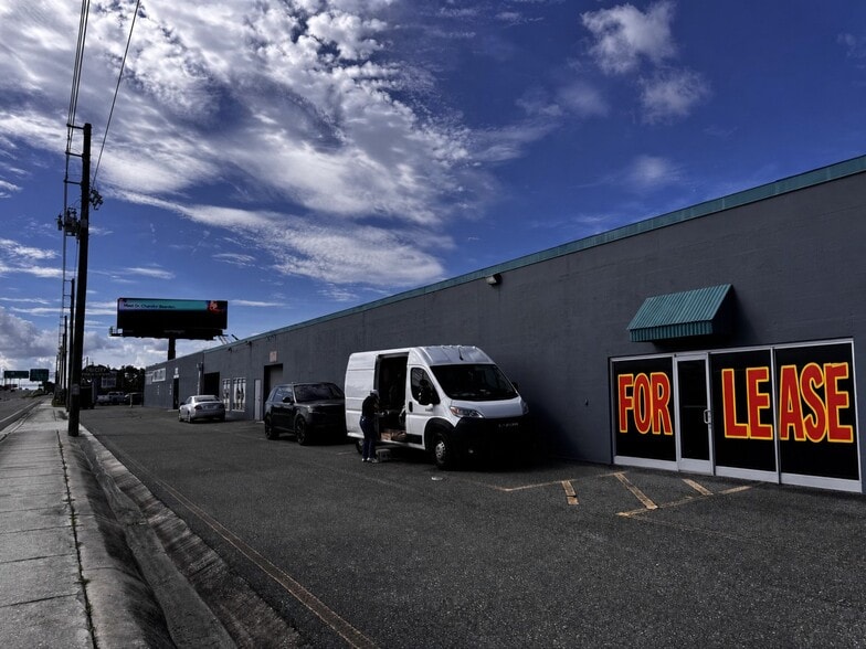 10300 Us Highway 19 N, Pinellas Park, FL for lease - Building Photo - Image 2 of 22