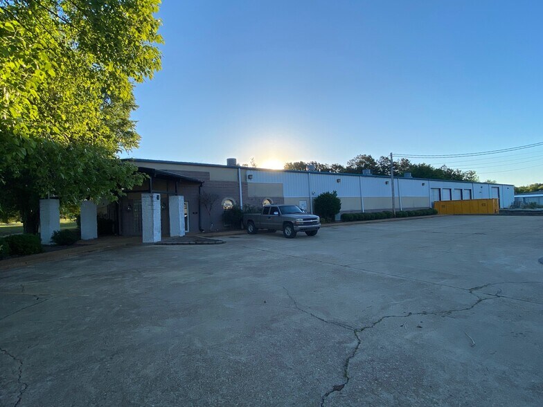 95 Old Runway Rd, Tupelo, MS à vendre - Photo du bâtiment - Image 2 de 19