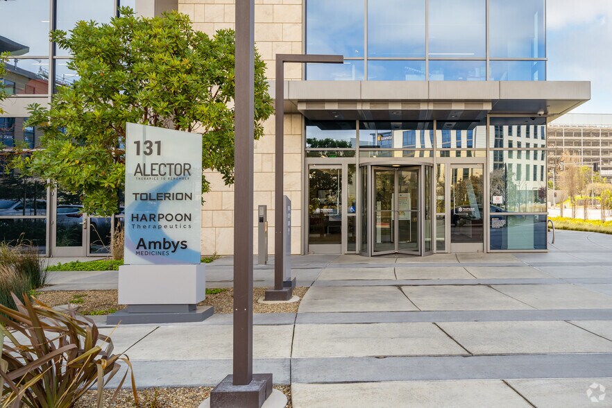 131 Oyster Point Blvd, South San Francisco, CA à louer - Photo du bâtiment - Image 2 de 3