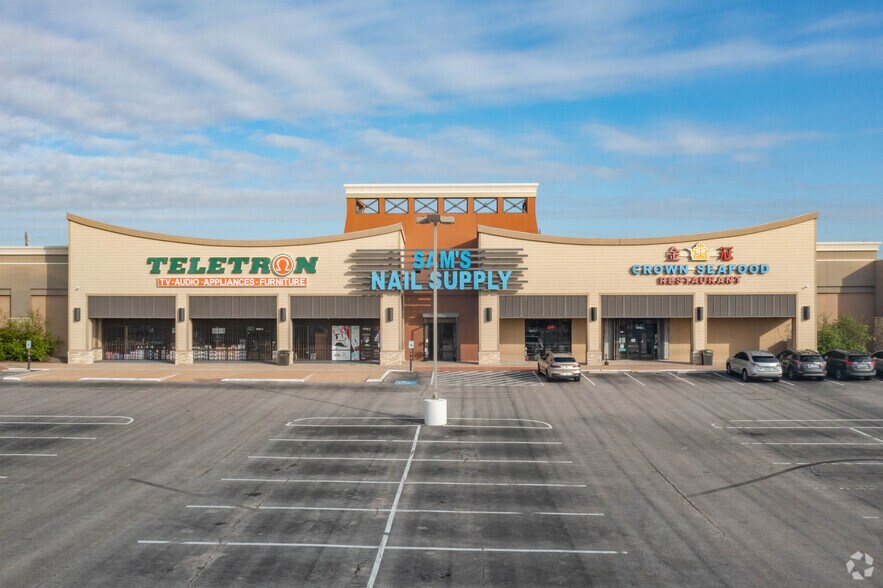 10000-10710 Bellaire Blvd, Houston, TX à louer - Photo du bâtiment - Image 2 de 7