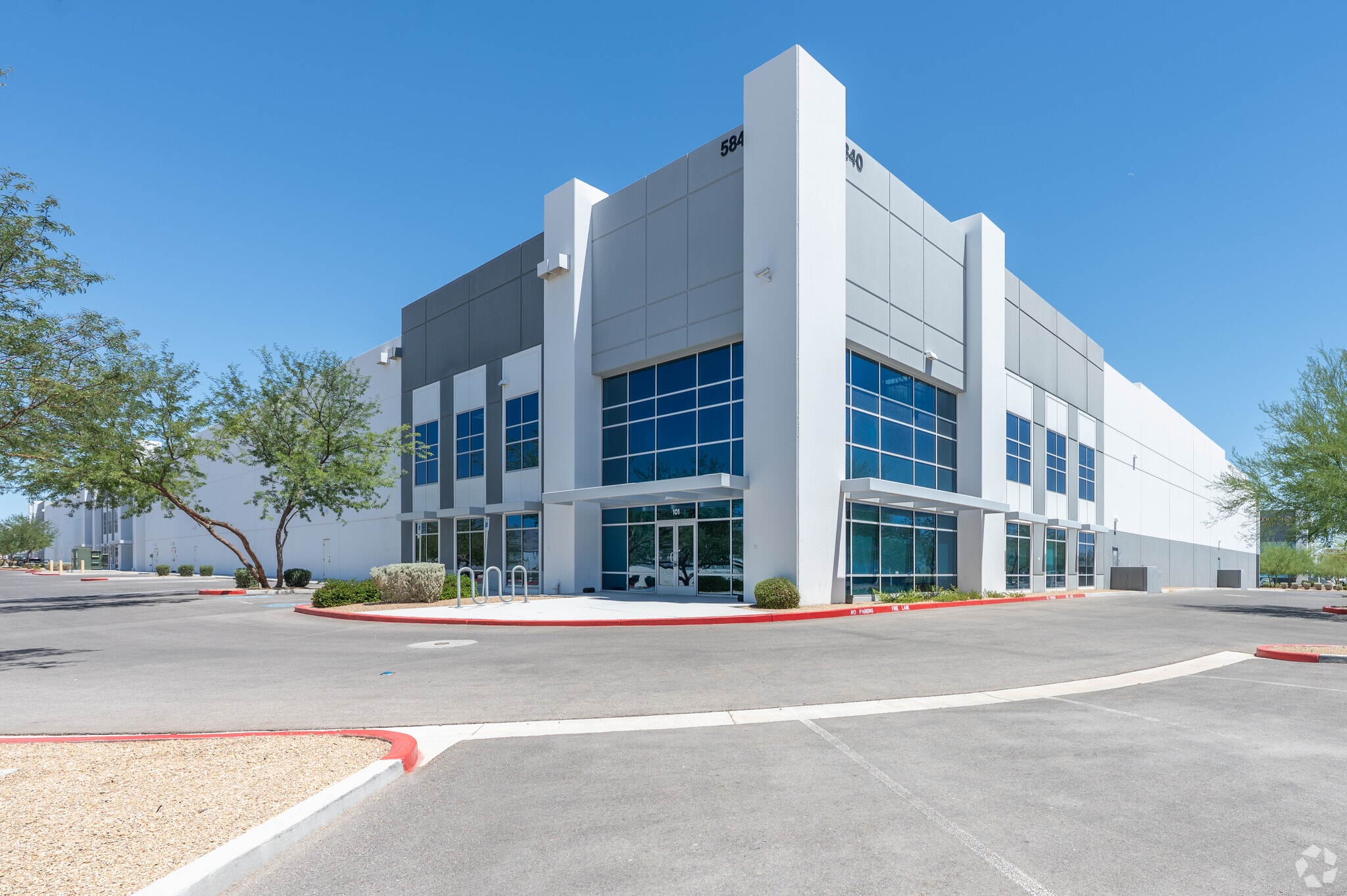 5840 Donovan Way, Las Vegas, NV for lease Primary Photo- Image 1 of 17