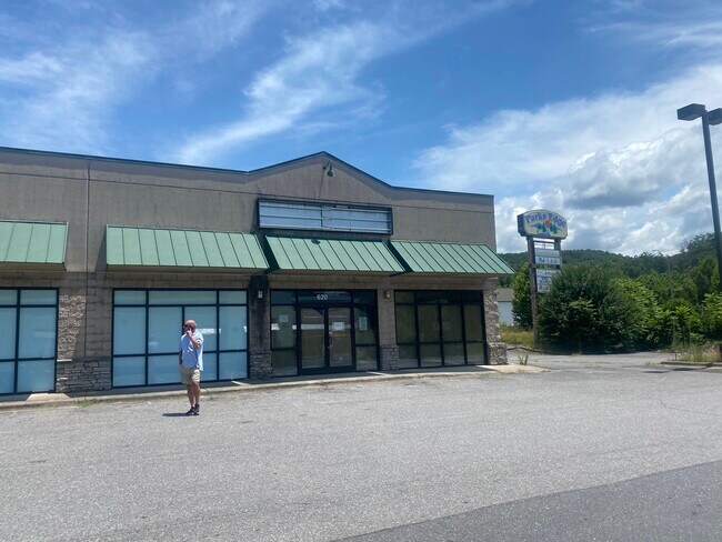 More details for 620 Casino Trl, Whittier, NC - Retail for Lease