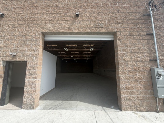 656 Arroyo St, San Fernando, CA à louer - Photo du bâtiment - Image 2 de 7