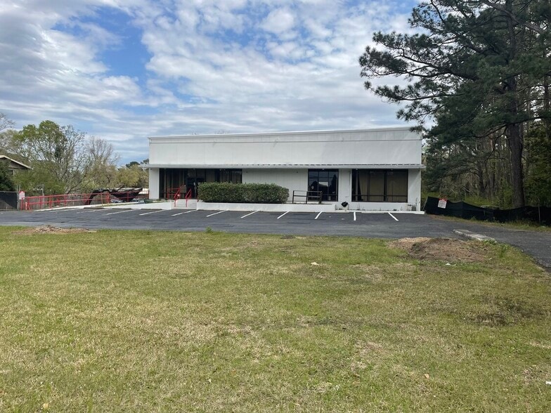 3957 Dauphin Island Pky, Mobile, AL for lease - Primary Photo - Image 1 of 10