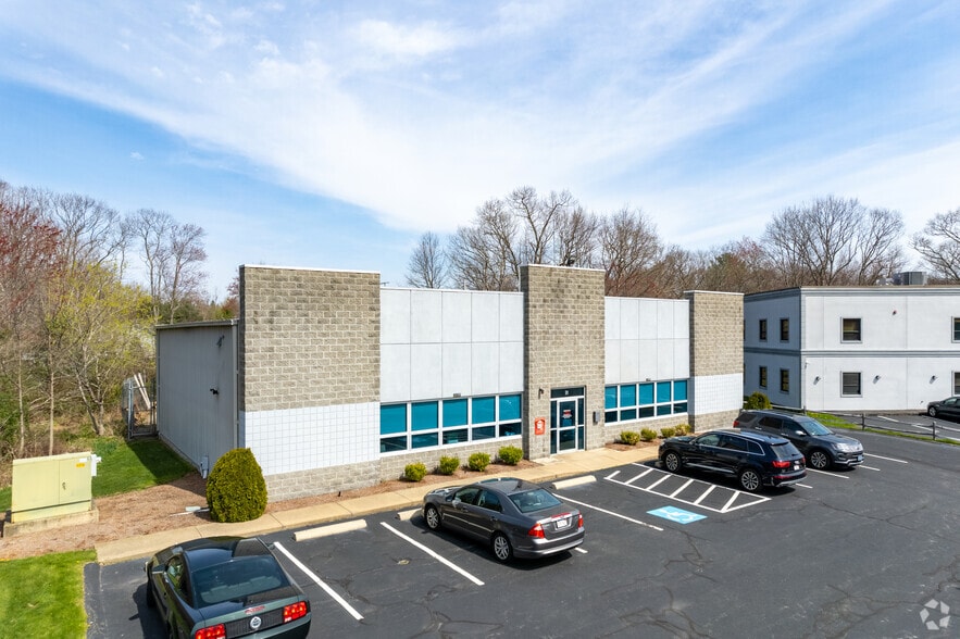 34 Bellows Rd, Raynham, MA for lease - Building Photo - Image 3 of 6